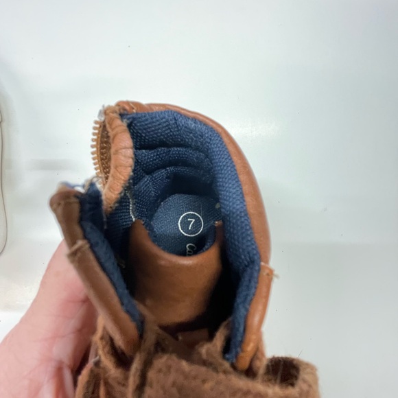 Cat & Jack‎ brown boys boots. SZ 7. - Picture 6 of 6